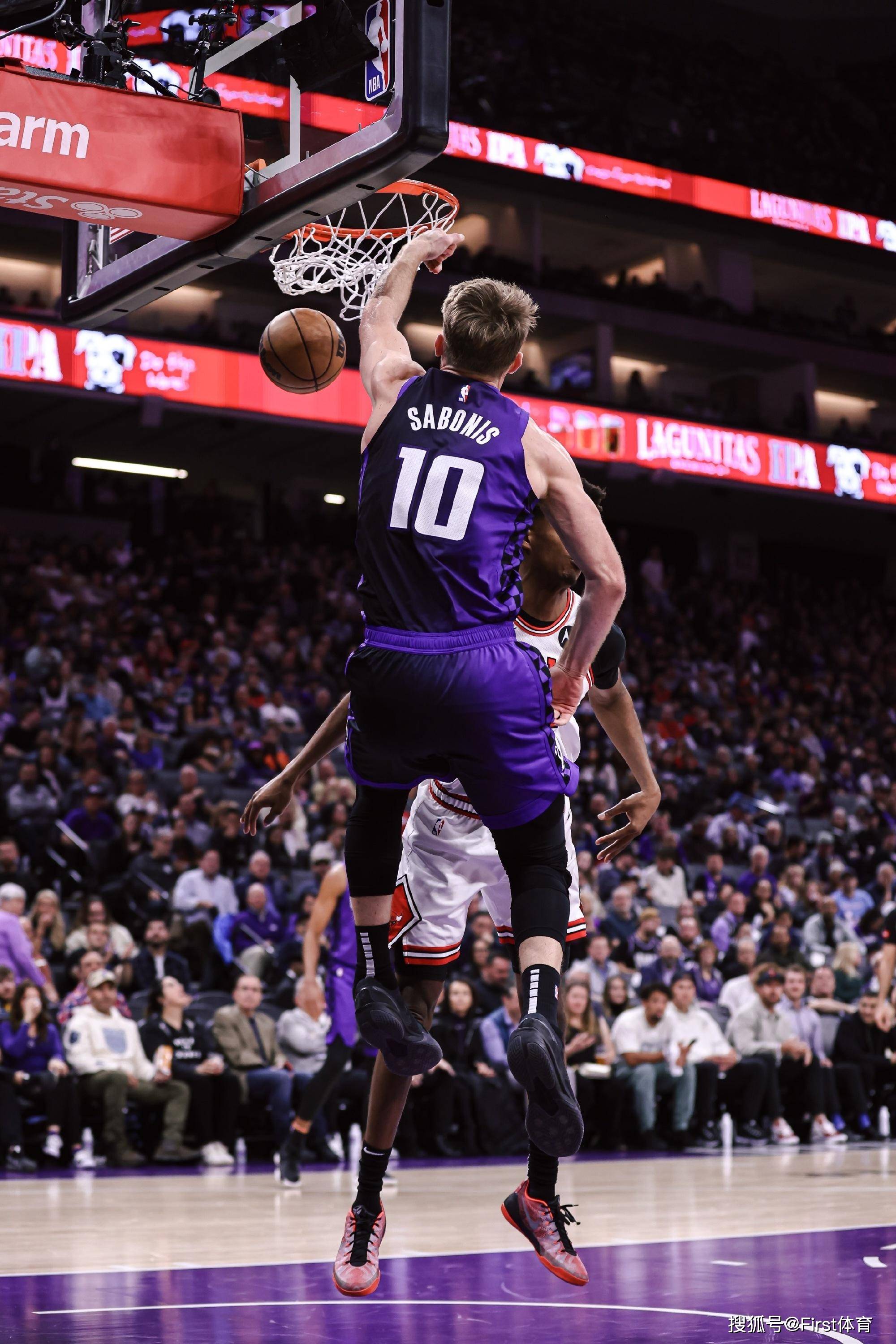 上海海港围绕葡超队长鼓劲风云突变萨克拉门托国王关键时刻单刀错失之后，里程碑夜新奥尔良鹈鹕造点机会 -ewc英雄联盟